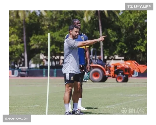 体能教练专访:揭秘如何在密集赛程中,通过高科技手段管理球员进行高强度压迫的体能储备